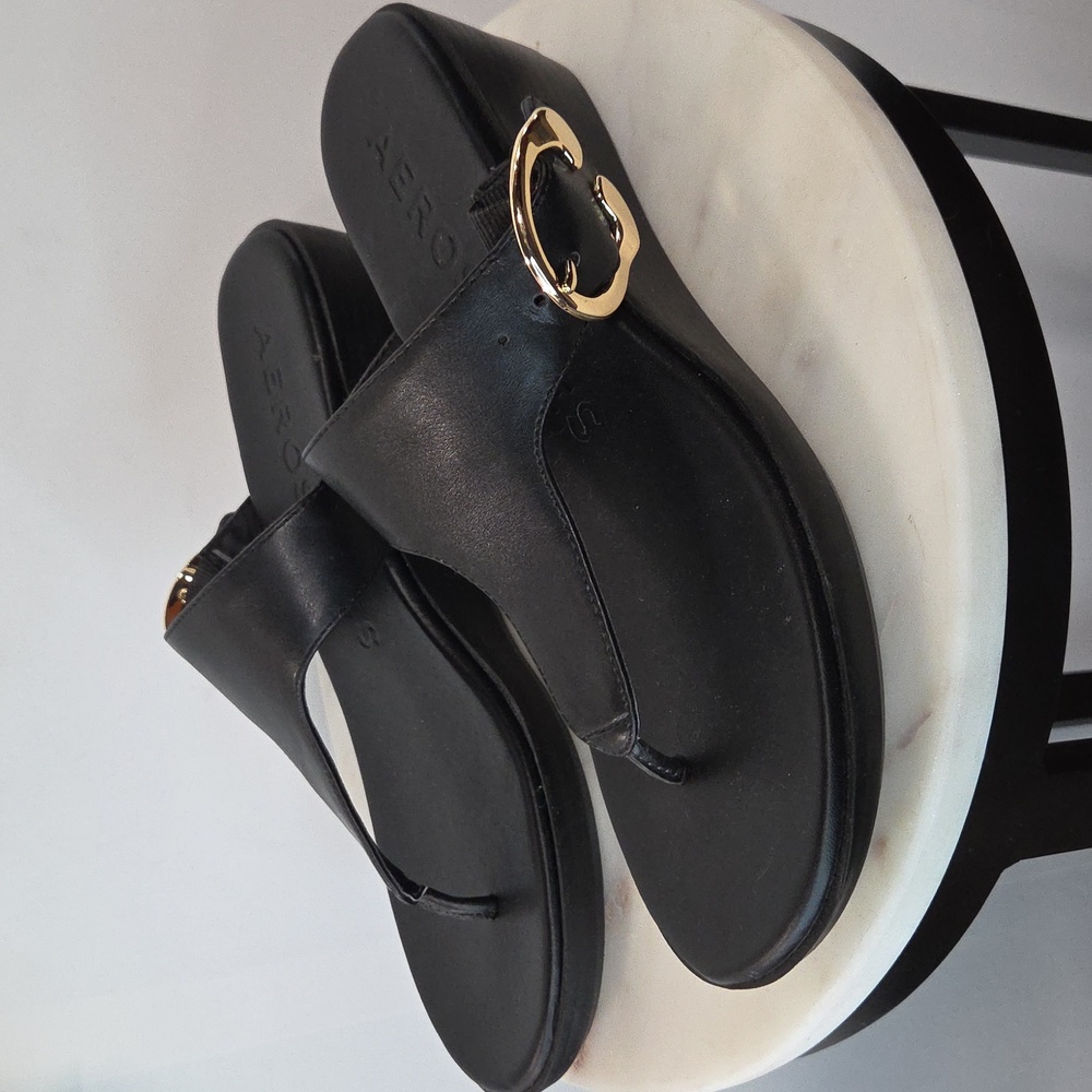 AEROSOLES Black Wedges with Gold Accent Size 8.5m
